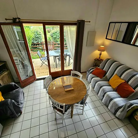 Charmante Maisonnette A Avec Piscine, Tennis Et Proche Plages - Fr-1-550-82